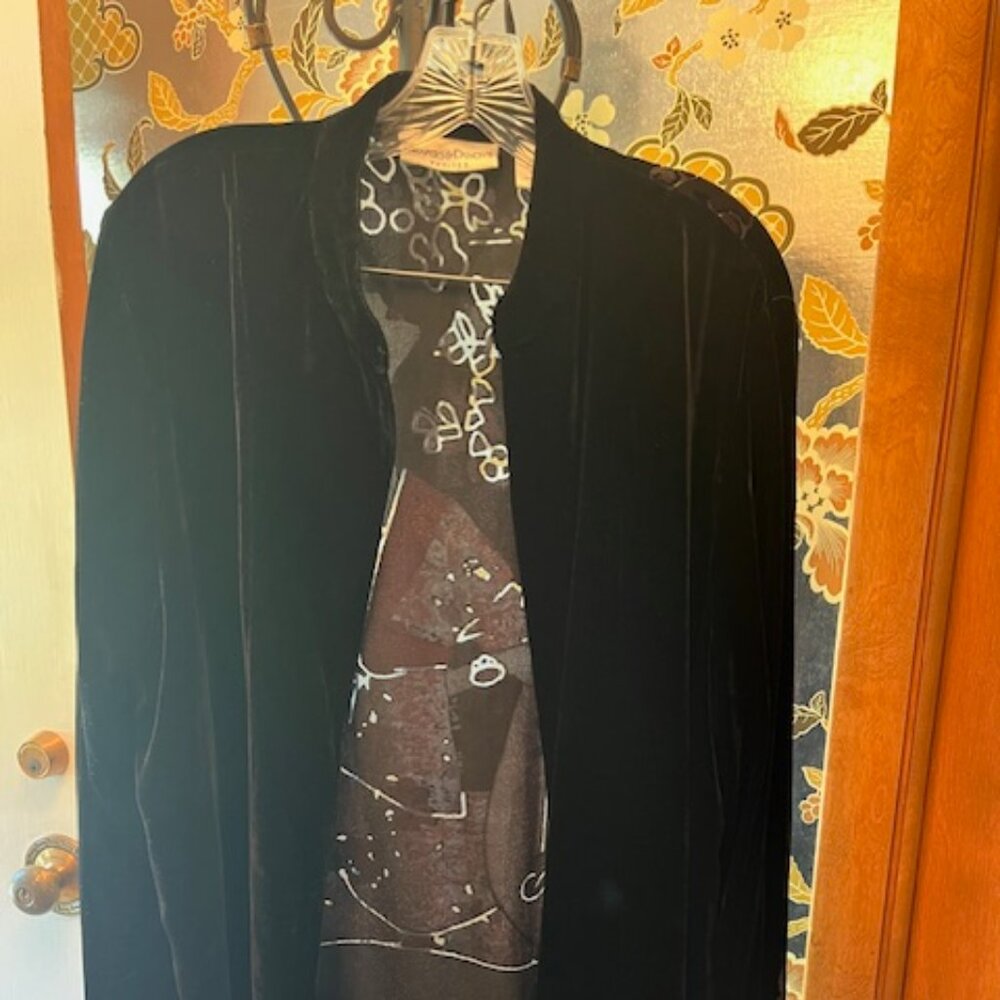Draper and Damon's black velvet jacket/shell PXL.  Beautiful back design